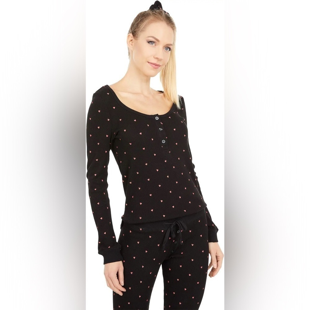 Nwt Revolve Plush Thermal Heart Pajama + Scrunchie Set